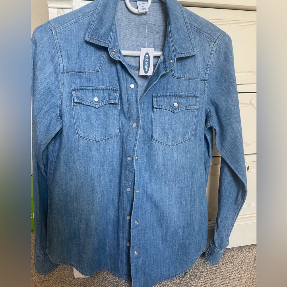 Old Navy womens light Blue Denim Shirt